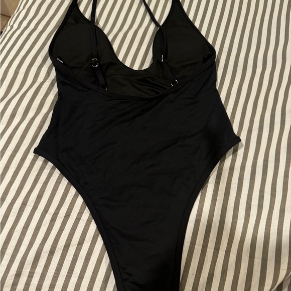 ESONLAR Women's Sexy Plunging V Neck Bathing Suit Open Back One Piece Swimsuits - Picture 3 of 6